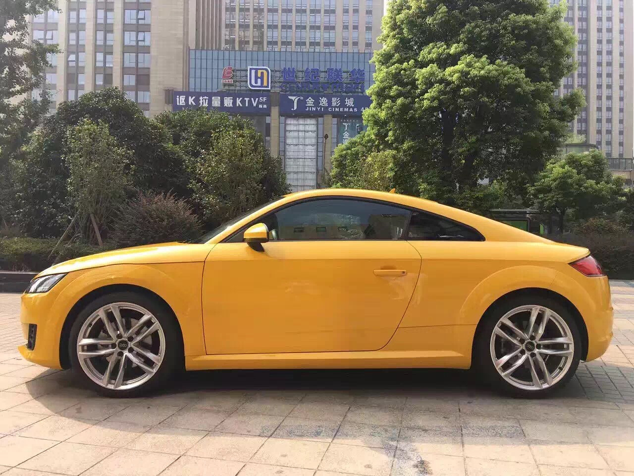 奧迪TT最新車型，時(shí)尚與科技的完美結(jié)合，奧迪TT最新車型，時(shí)尚與科技的極致融合